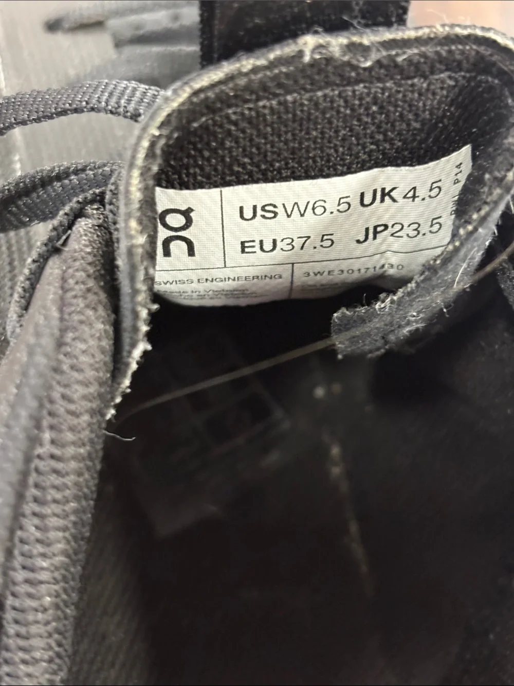 ON - Womens Cloudnova Form 2 Shoes, size 6.5 US womens, color black.